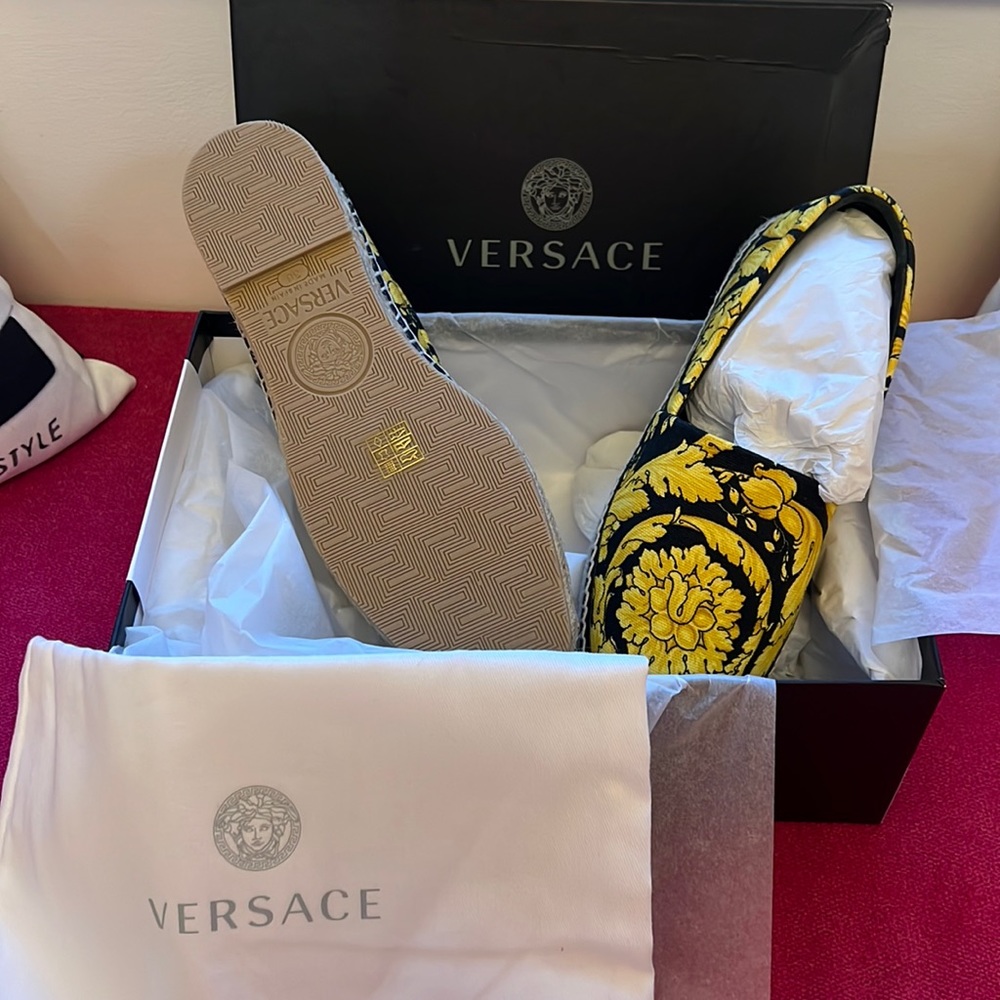 Worn once  Versace !
